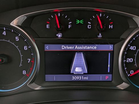 Used 2022 Chevrolet Traverse LT image 34