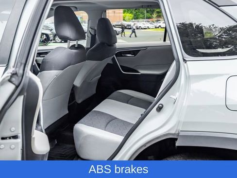Used 2019 Toyota RAV4 XLE AWD/4WD image 24