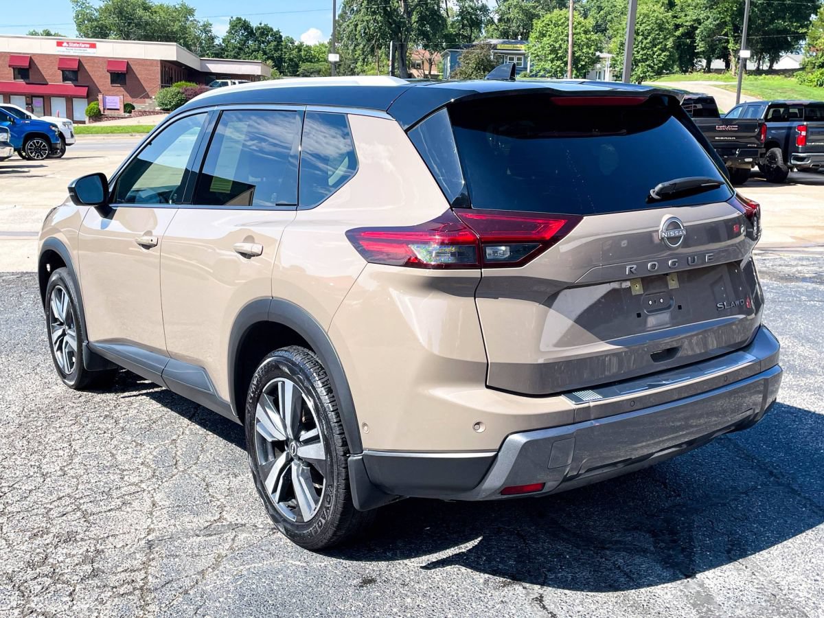 Used 2024 Nissan Rogue SL w/ SL Premium Package AWD/4WD image 5