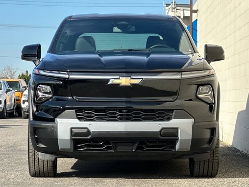 Used 2026 Chevrolet Silverado EV LT image 9