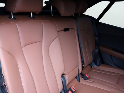 Used 2025 Audi Q8 Premium Plus image 15