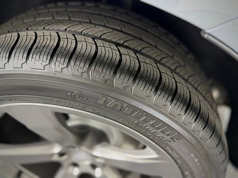 New 2026 Porsche Macan AWD/4WD image 14