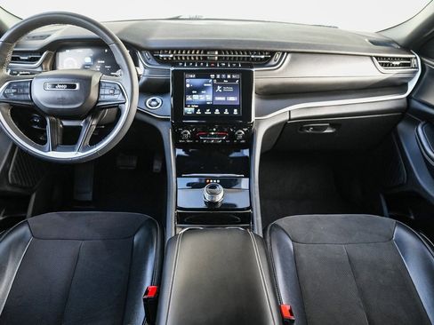 Used 2023 Jeep Grand Cherokee L Laredo image 11