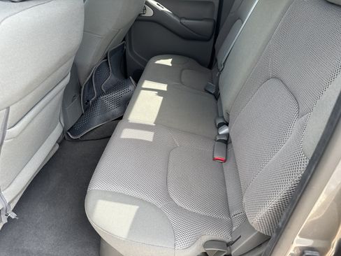 Used 2020 Nissan Frontier SV w/ SV Utility Package RWD image 6