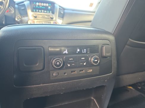 Used 2019 Chevrolet Tahoe LT w/ LT Signature Package AWD/4WD image 17