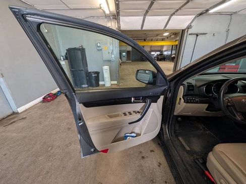 Used 2012 Kia Sorento EX w/ Premium Plus Pkg AWD/4WD image 22