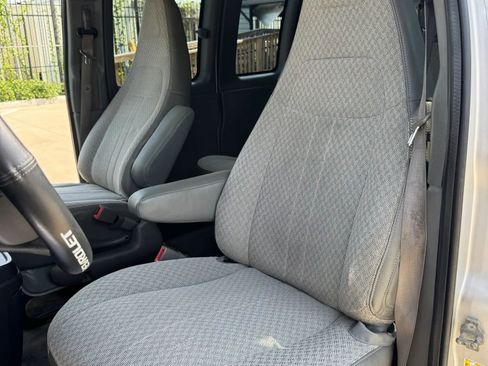 Used 2017 Chevrolet Express 3500 LT w/ LT Preferred Equipment Group RWD image 21