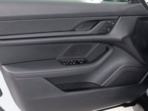 Used 2023 Porsche Taycan 4 Cross Turismo image 26