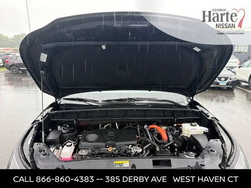 Used 2024 Toyota Highlander XLE AWD/4WD image 36