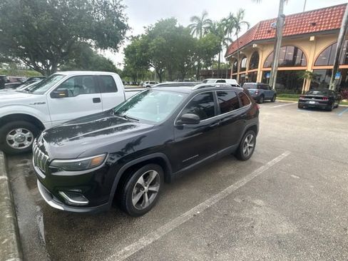 Used 2019 Jeep Cherokee Limited FWD image 1