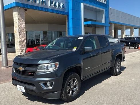Used 2019 Chevrolet Colorado Z71 AWD/4WD image 4