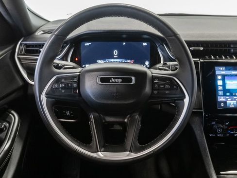 Used 2024 Jeep Grand Cherokee Altitude AWD/4WD image 12