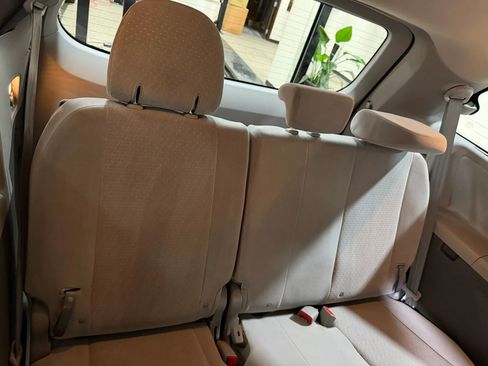 Used 2015 Toyota Sienna LE AWD/4WD image 38