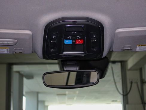 Used 2023 Jeep Grand Cherokee Limited w/ Black Appearance Package image 19