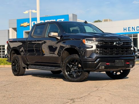 Used 2023 Chevrolet Silverado 1500 LT Trail Boss w/ LT Trail Boss Premium Package AWD/4WD image 2