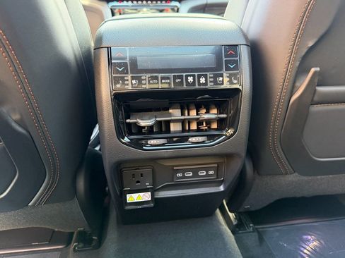 New 2026 Jeep Grand Cherokee Summit image 27