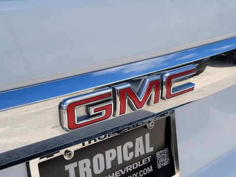 Used 2024 GMC Yukon SLT image 5