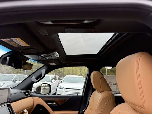 Used 2026 Lexus LX 700h Luxury image 16