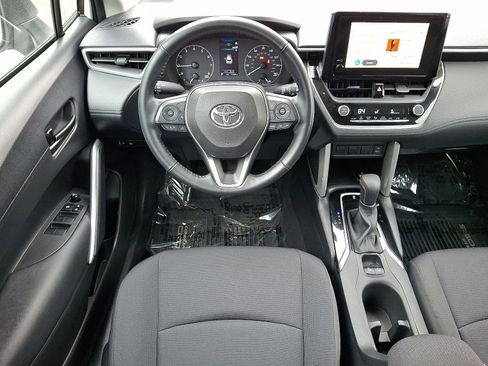 Used 2023 Toyota Corolla Cross LE image 11