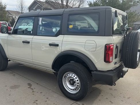 New 2025 Ford Bronco Base image 7