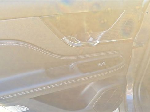 Used 2022 Lincoln Corsair FWD w/ Premium Package image 16