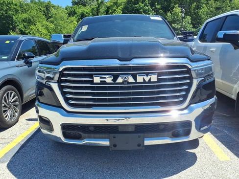 Used 2025 RAM 1500 Laramie AWD/4WD image 2