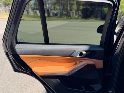 Used 2023 BMW X5 xDrive40i w/ M Sport Package image 25