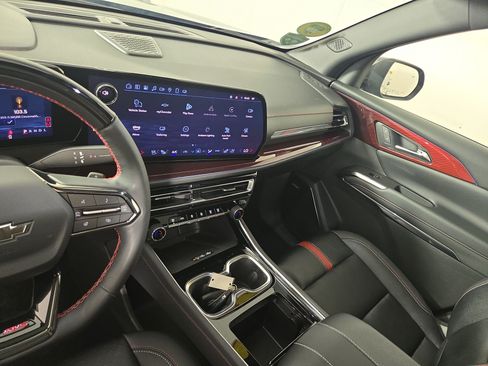Certified 2025 Chevrolet Traverse RS AWD/4WD image 26