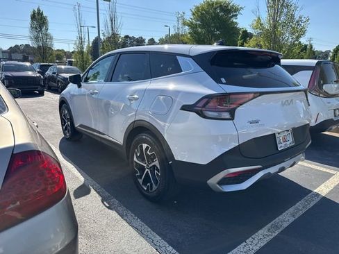 Used 2025 Kia Sportage EX image 2