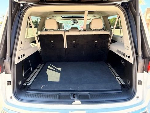 Used 2023 Jeep Wagoneer L 4WD w/ Premium Group I image 26
