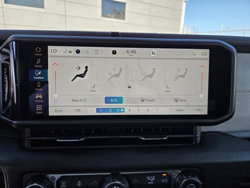 New 2026 Jeep Gladiator Sport image 10