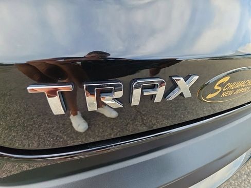 Used 2025 Chevrolet Trax ACTIV FWD image 36