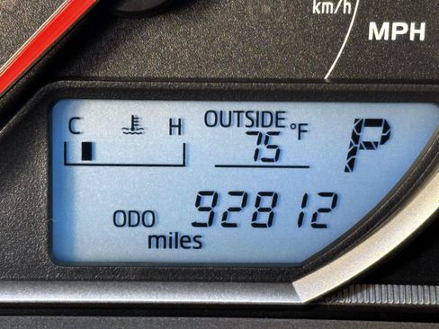 Used 2013 Toyota RAV4 XLE AWD/4WD image 31