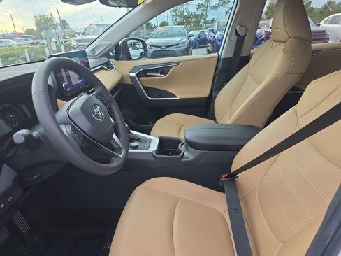 Used 2024 Toyota RAV4 Limited image 20