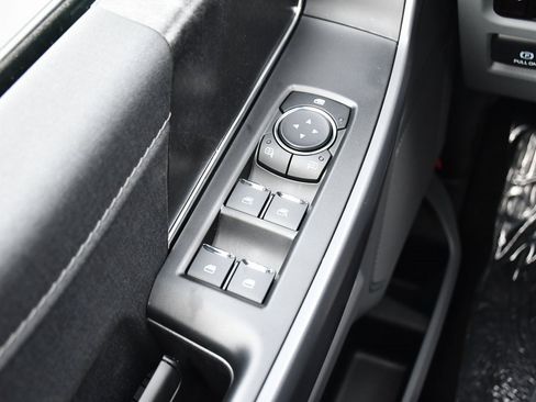 Used 2025 Ford F150 Lightning XLT image 21