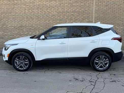 Used 2023 Kia Seltos LX image 27