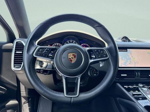 Used 2022 Porsche Cayenne Coupe AWD/4WD image 17