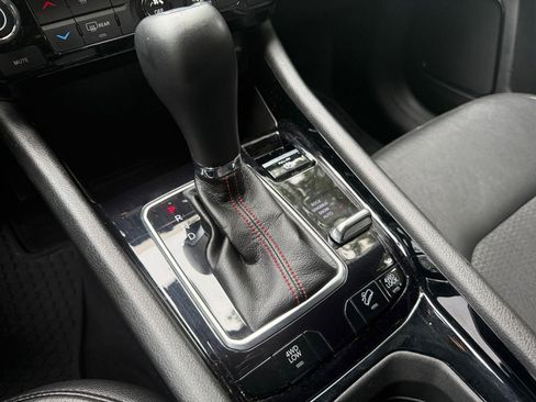 Used 2025 Jeep Compass Trailhawk AWD/4WD image 41