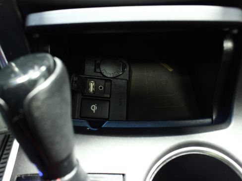 Used 2016 Toyota Camry XSE image 22