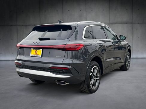 Certified 2025 Audi Q5 Premium w/ Convenience Package AWD/4WD image 5