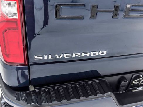 Used 2020 Chevrolet Silverado 1500 Custom w/ Custom Value Package image 5