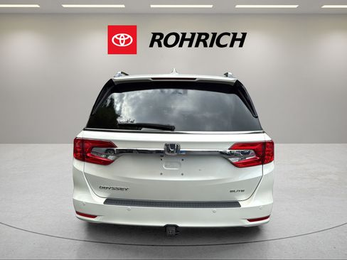 Used 2018 Honda Odyssey Elite image 7