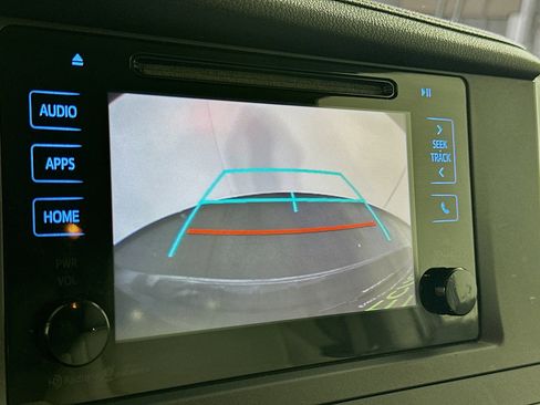 Used 2015 Toyota Sienna XLE FWD image 22
