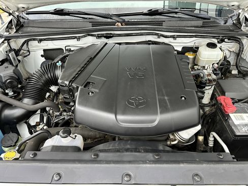 Used 2015 Toyota Tacoma TRD Off-Road w/ TRD Off-Road Package image 15