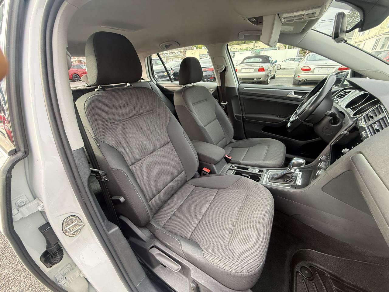 Used 2019 Volkswagen e-Golf SE w/ Driver Assistance Package FWD image 15