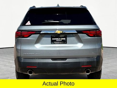 Used 2023 Chevrolet Traverse LT image 4