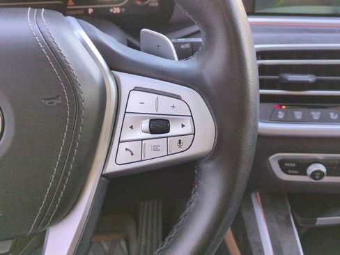 Used 2022 BMW X7 xDrive40i w/ Premium Package image 18