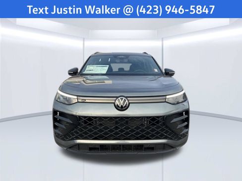 New 2026 Volkswagen Tiguan SE R-Line FWD image 2