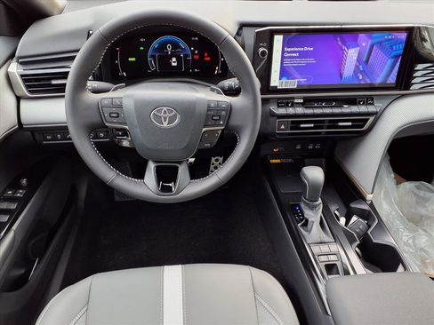 New 2026 Toyota Camry SE w/ Multimedia Upgrade Package image 7
