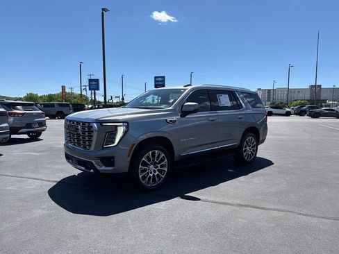 Used 2025 GMC Yukon Denali AWD/4WD image 7